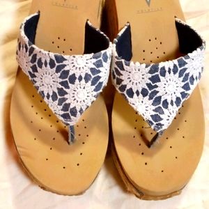 Volatile wedges size 8